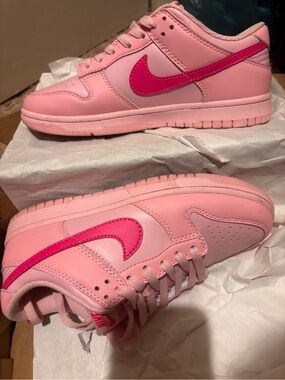 Triple Pink Nike Dunks